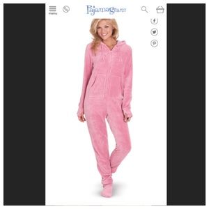 Hoodie Footie onesie in pink, so soft & warm
